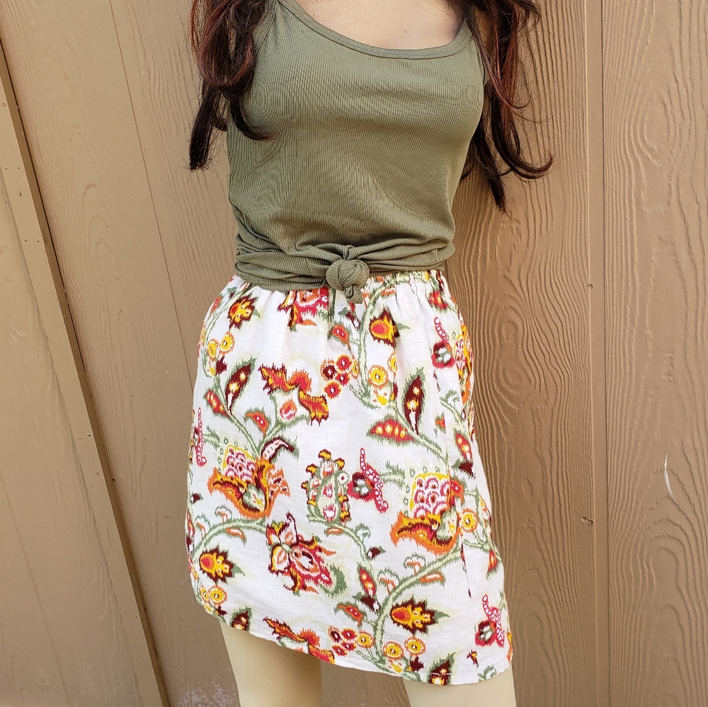 Floral printed skirt, Size small, stretchy waist